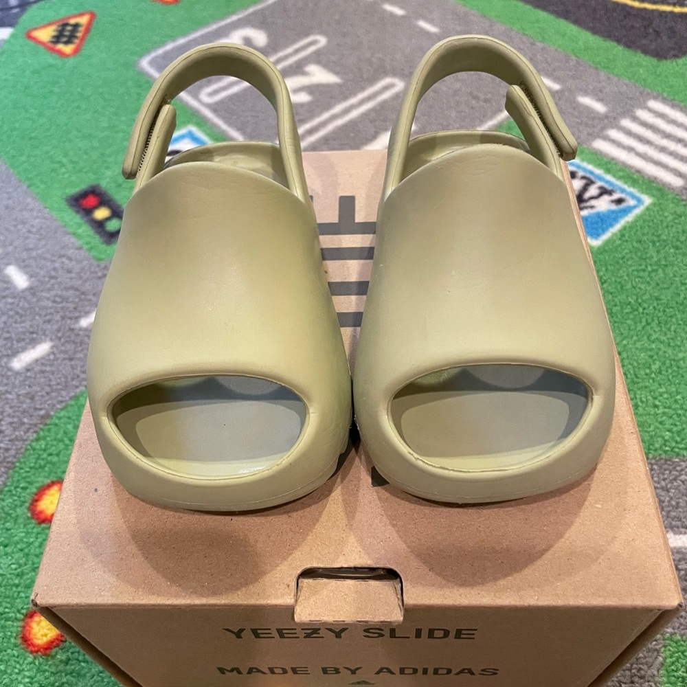 Yeezy Slides Infant - Picture 2 of 10